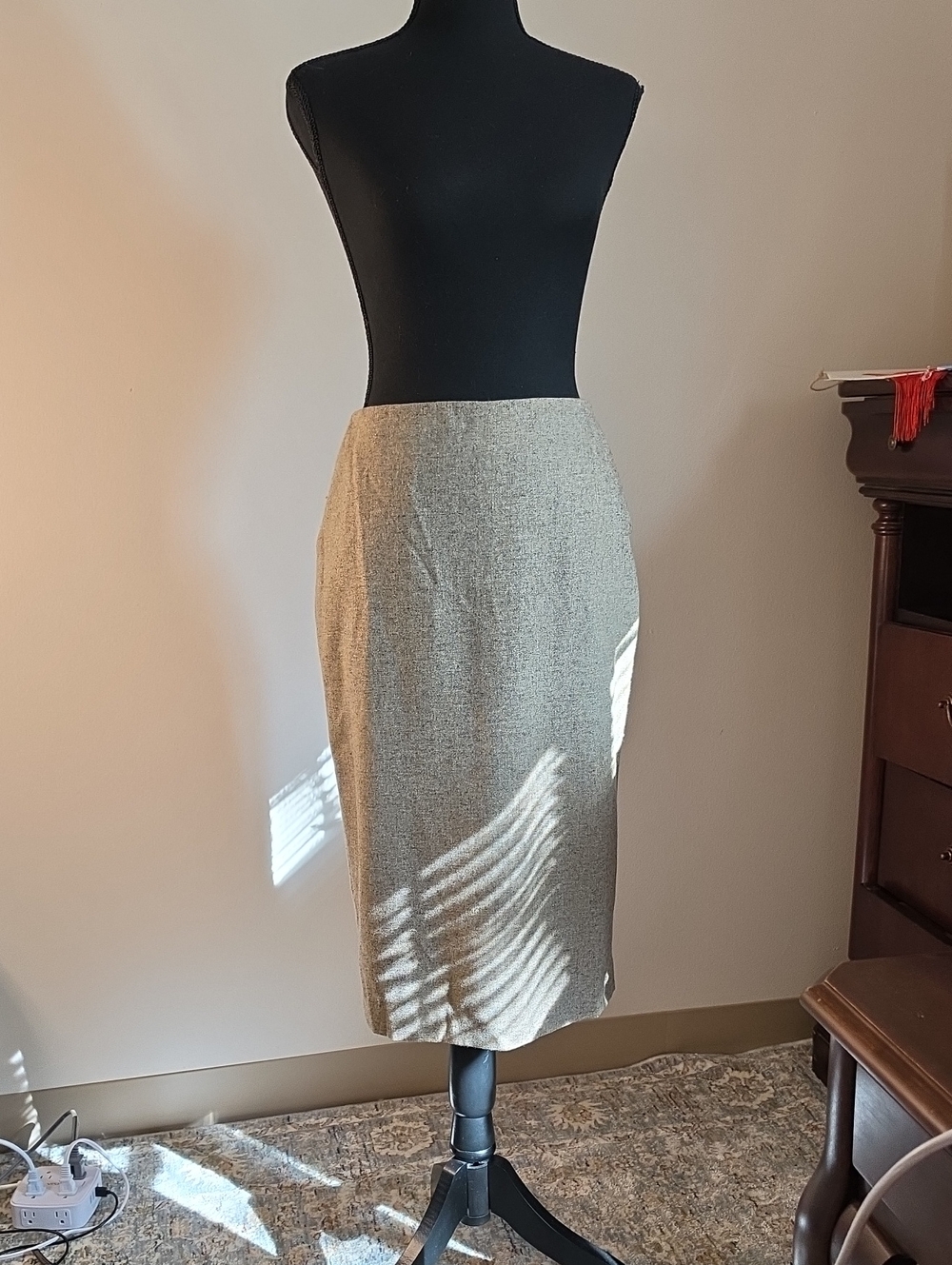 Ann Taylor Neutral Tweed Pencil Skirt in Cream and Tan